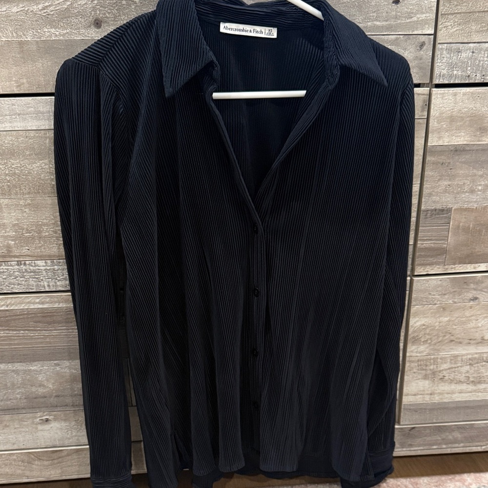 Abercrombie & Fitch Women's Black Pleated Blouse